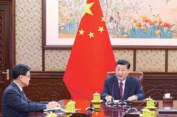 習近平聽取李家超述職報告
